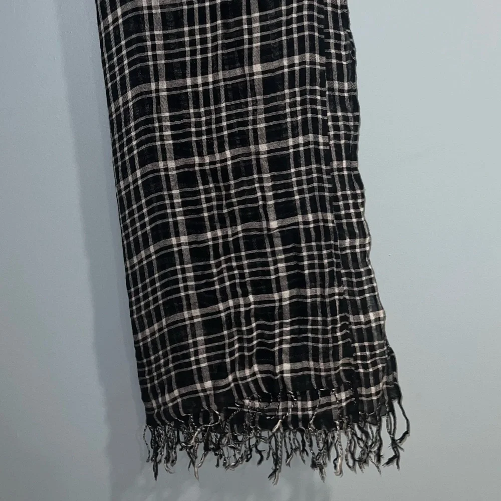 plaid pattern scarf